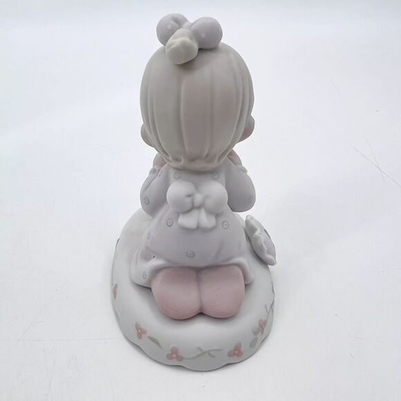 Precious Moments #136220 “Growing In Grace” Girl praying flowers Age 3 1994 - Picture 4 of 10